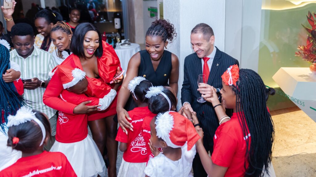 Dusit Princess Kicks Off Festive Season with Beautiful Tree Lighting Ceremony